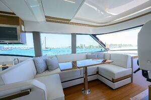 2023 Tiara Yachts C49 thumbnail 9
