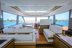 2023 Tiara Yachts C49 thumbnail 6
