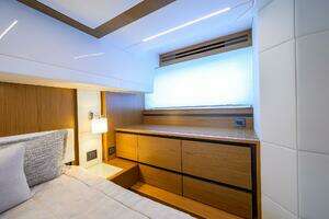 2023 Tiara Yachts C49 thumbnail 21