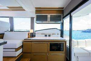 2023 Tiara Yachts C49 thumbnail 14