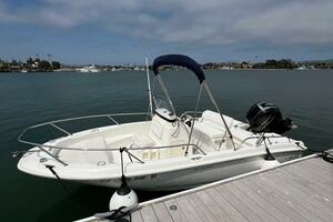 2016 Boston Whaler 180 Dauntless