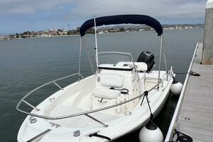 2016 Boston Whaler 180 Dauntless