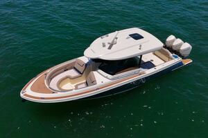 35FT (10.95M) CHRIS-CRAFT