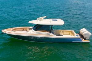 35FT (10.95M) CHRIS-CRAFT yacht for sale