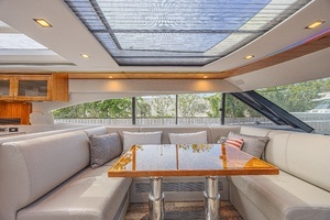 2021 Riviera 6000 Motor Yacht thumbnail 34