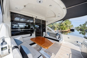 2021 Riviera 6000 Motor Yacht thumbnail 11