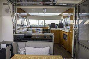 2016 Riviera 5000 Sport Yacht thumbnail 13