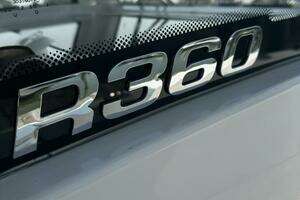 2023 Robalo R360 thumbnail 28