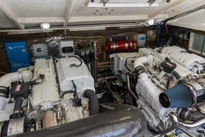 2009 36 Albemarle 360 XF Tin Bender Engine Room (5)