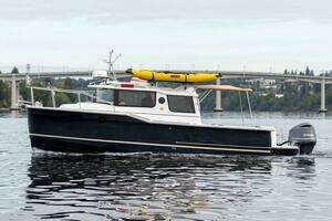 2018 Ranger Tugs R-27 thumbnail 3