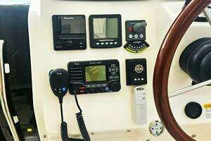 2006 Tiara Yachts 4300 Sovran thumbnail 9