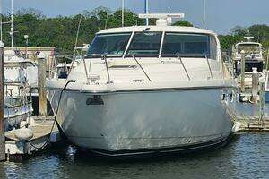 2006 Tiara Yachts 4300 Sovran thumbnail 2