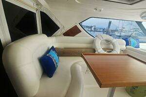 2006 Tiara Yachts 4300 Sovran thumbnail 12