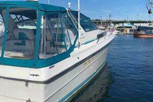 1989 Sea Ray 390 Express thumbnail 16