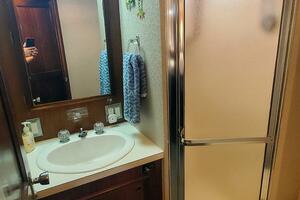 Guest Head Vanity and Shower