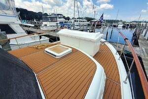 Foredeck Forward Port