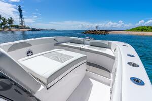 28ft Twin Vee Yacht For Sale
