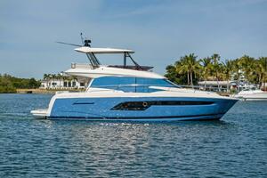 2020 52 Prestige Flybridge - Vacay - Profile