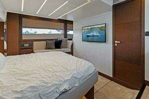 2020 Prestige 520 Flybridge thumbnail 24