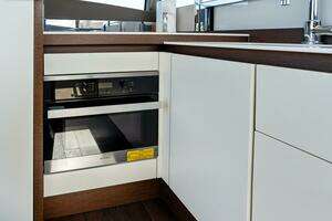 2020 Prestige 520 Flybridge thumbnail 10