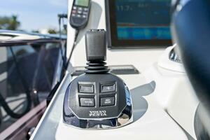 2020 52 Prestige Flybridge - Vacay - Flybridge Helm