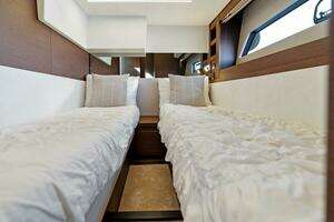 2020 Prestige 520 Flybridge thumbnail 42