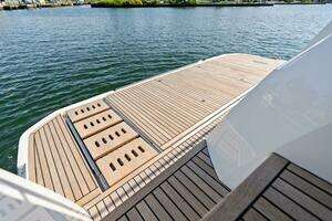 2020 Prestige 520 Flybridge thumbnail 5