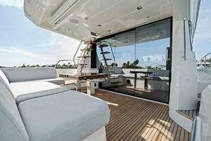 2020 52 Prestige Flybridge - Vacay - Cockpit