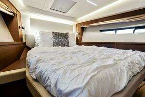 2020 Prestige 520 Flybridge thumbnail 34