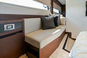 2020 Prestige 520 Flybridge thumbnail 28