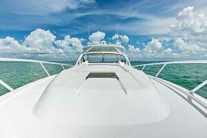 2018 Intrepid 430 Sport Yacht thumbnail 15
