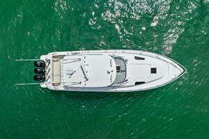 2018 Intrepid 430 Sport Yacht thumbnail 10