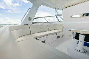 2018 Intrepid 430 Sport Yacht thumbnail 29