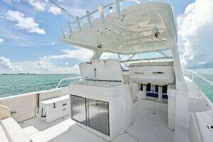 2018 Intrepid 430 Sport Yacht thumbnail 17