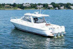 2015 Intrepid 430 Sport Yacht thumbnail 4