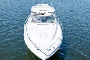 2015 Intrepid 430 Sport Yacht thumbnail 3