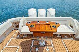 2015 Intrepid 430 Sport Yacht thumbnail 12