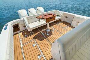 2015 Intrepid 430 Sport Yacht thumbnail 10