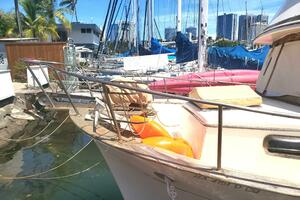 LELE WAI 34ft CHB Yacht For Sale