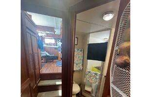 1980 Hatteras 42LRC thumbnail 17