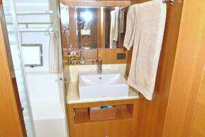 2015 Dyna Yachts 60 Pilothouse Motoryacht thumbnail 59