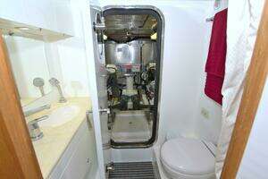2015 Dyna Yachts 60 Pilothouse Motoryacht thumbnail 84