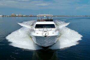 2015 Dyna Yachts 60 Pilothouse Motoryacht thumbnail 5