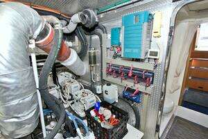 2015 Dyna Yachts 60 Pilothouse Motoryacht thumbnail 105