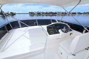 2015 Dyna Yachts 60 Pilothouse Motoryacht thumbnail 16
