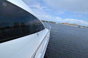 2015 Dyna Yachts 60 Pilothouse Motoryacht thumbnail 24