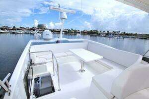 2015 Dyna Yachts 60 Pilothouse Motoryacht thumbnail 11