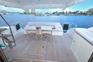2015 Dyna Yachts 60 Pilothouse Motoryacht thumbnail 21