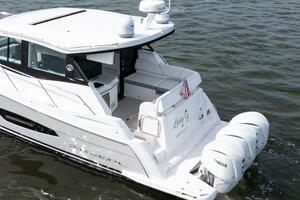 Regal XO 38 Lady G- Profile
