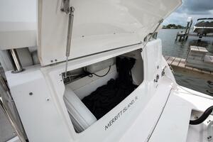Regal XO 38 Lady G- Storage